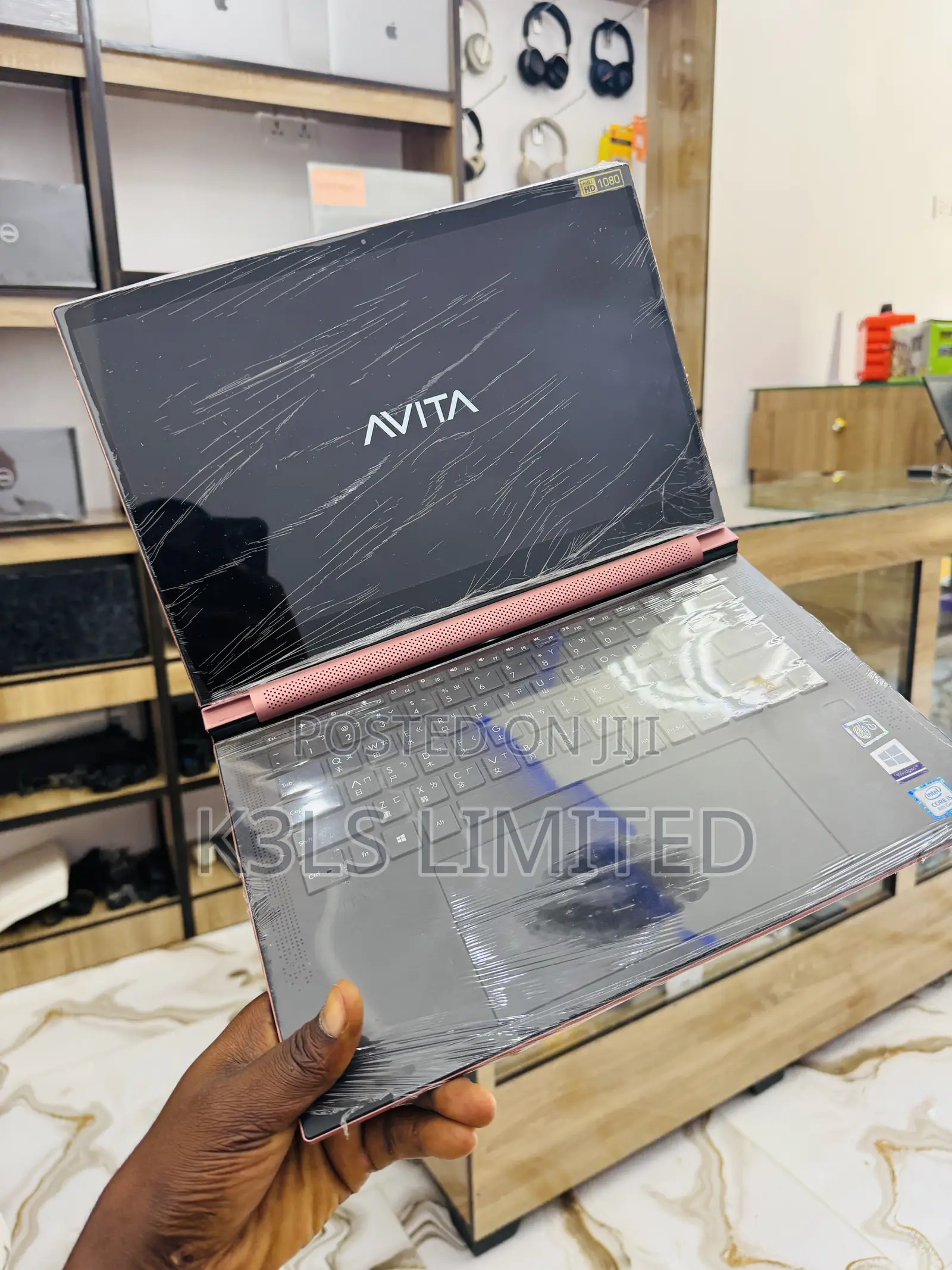 Laptop Avita 8GB Intel Core i5 SSD 256GB