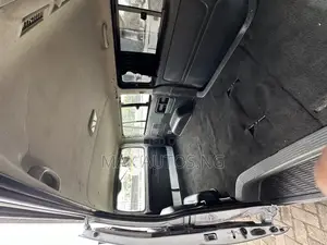 Toyota HiAce 2011 White