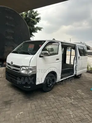 Toyota HiAce 2011 White