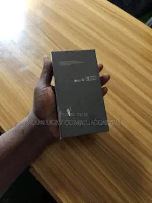 New Samsung Galaxy S22 5G 128 GB Black