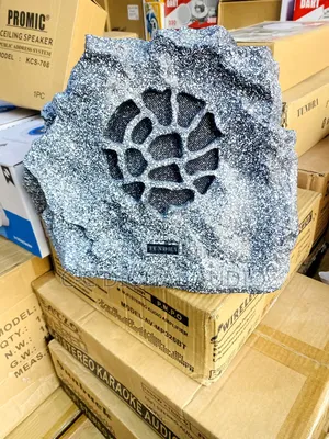 Outdoor Waterproofs Rock Shaped Stone Garden Speaker