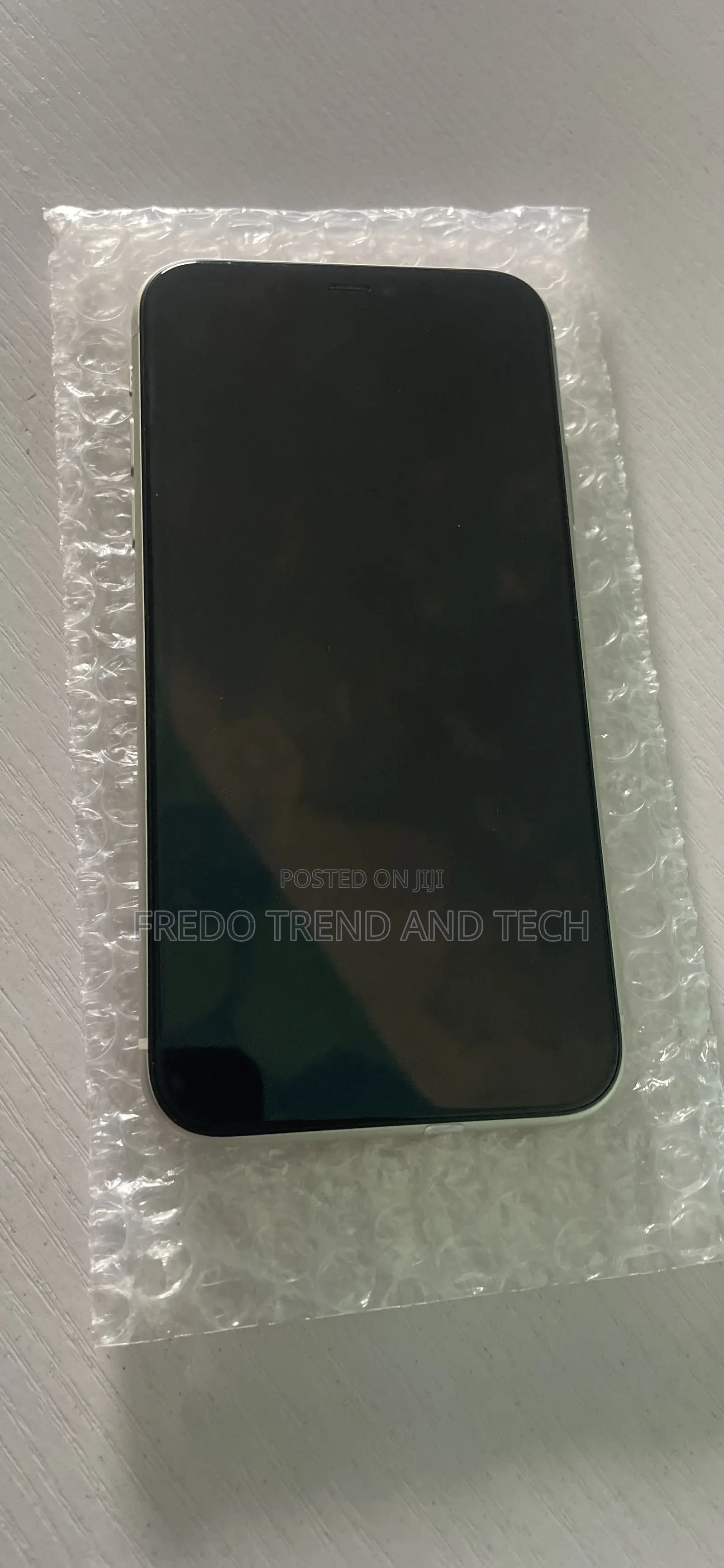 New Apple iPhone 11 64 GB White