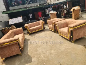Luxury 7 Seaters Upholstery Padded Sofa