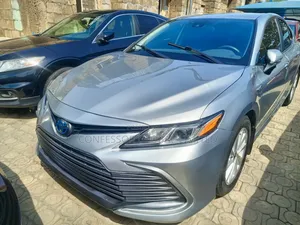 Toyota Camry 2022 Silver