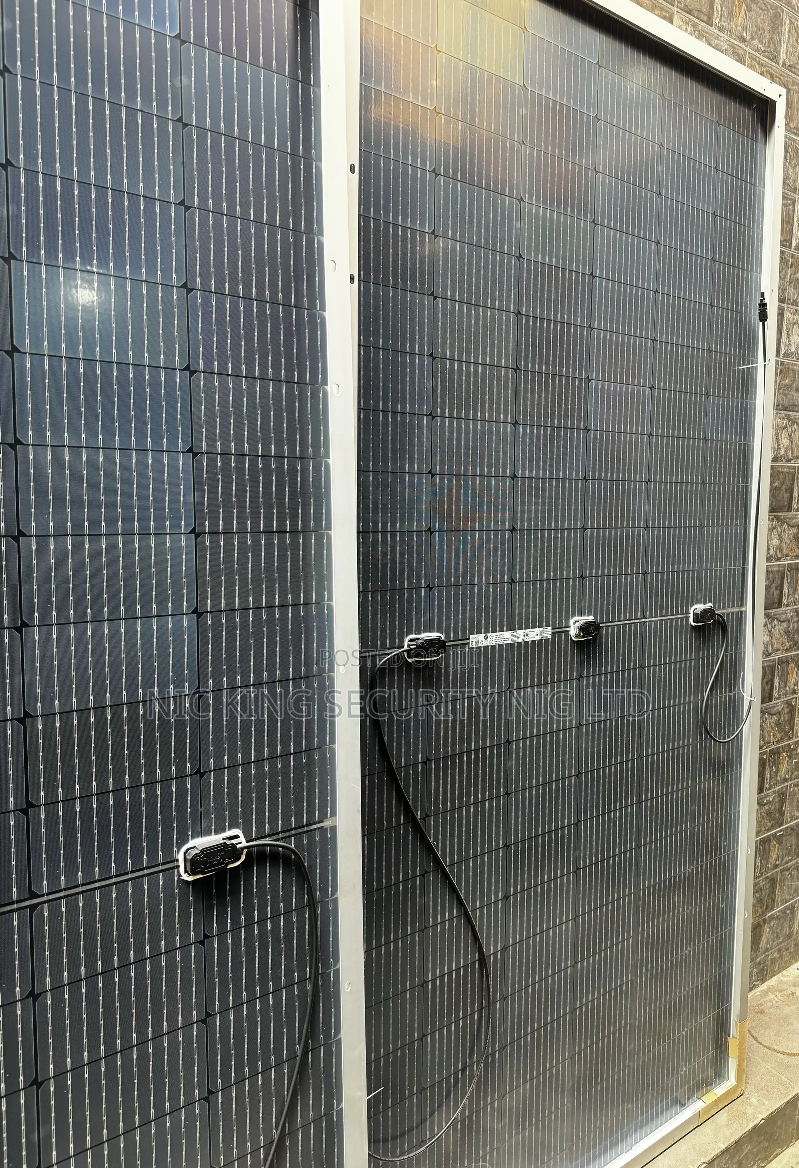 550 Watts Solar Panel