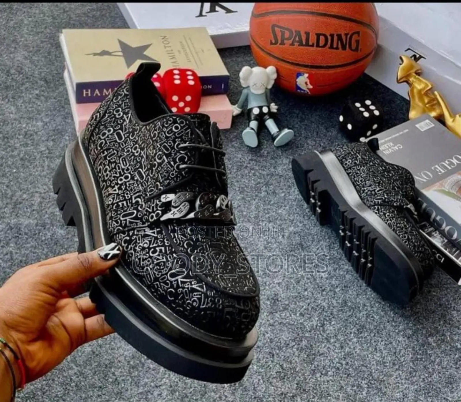 Men's Shoe