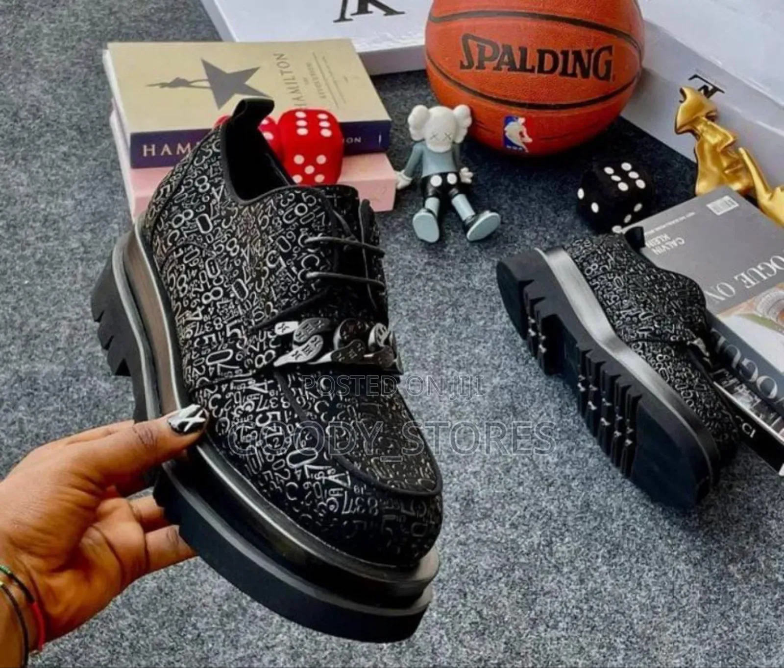 Men's Shoe