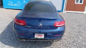 Mercedes-Benz C300 2016 Blue