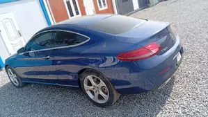 Mercedes-Benz C300 2016 Blue