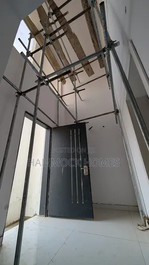 5bdrm Penthouse in Kolapo Ishola Gra, Akobo for sale