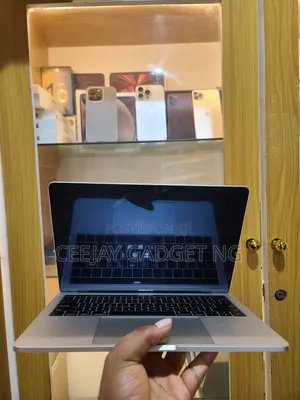 Laptop Apple MacBook Pro 2019 16GB Intel Core i5 SSD 256GB