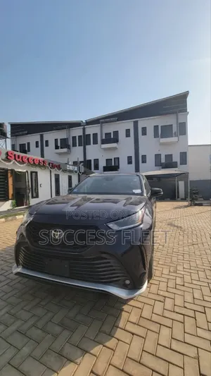 Toyota Highlander XSE 2022 Blue