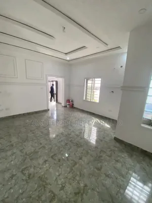 Studio Apartment in Osapa London for rent