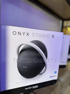 Onyx Studio 8