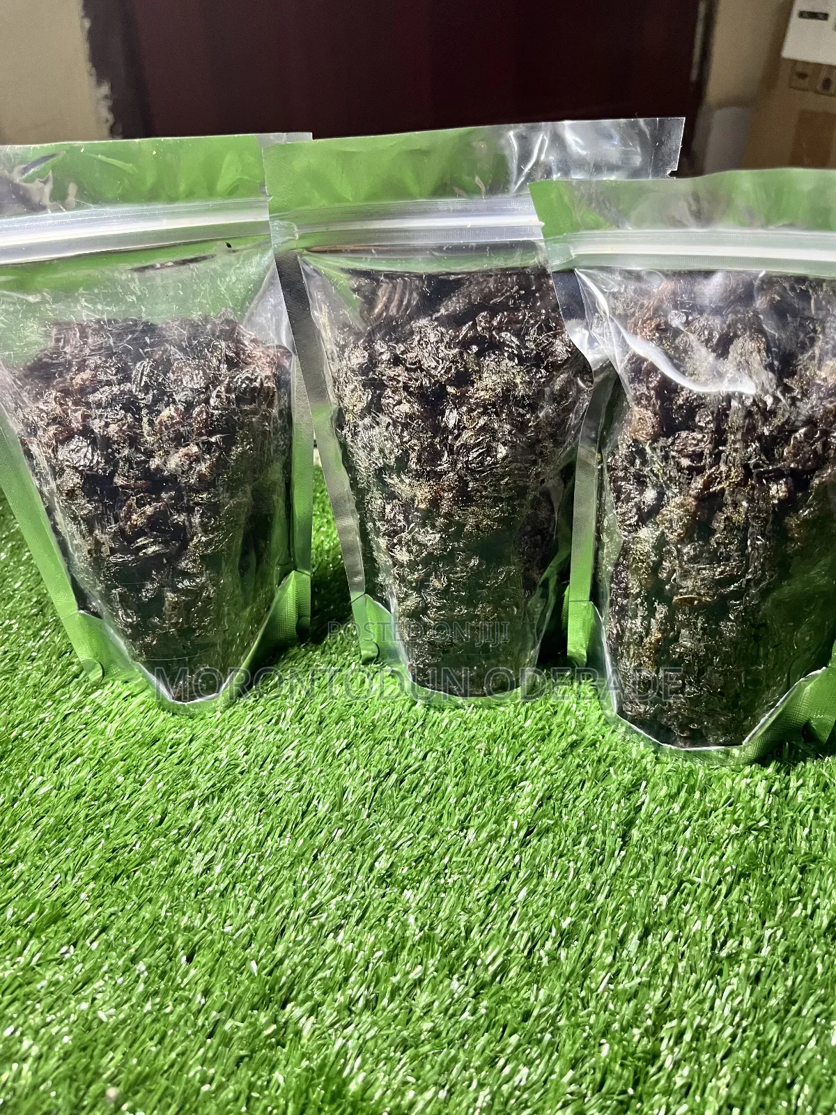 Black Raisins ( Dry Raisins)