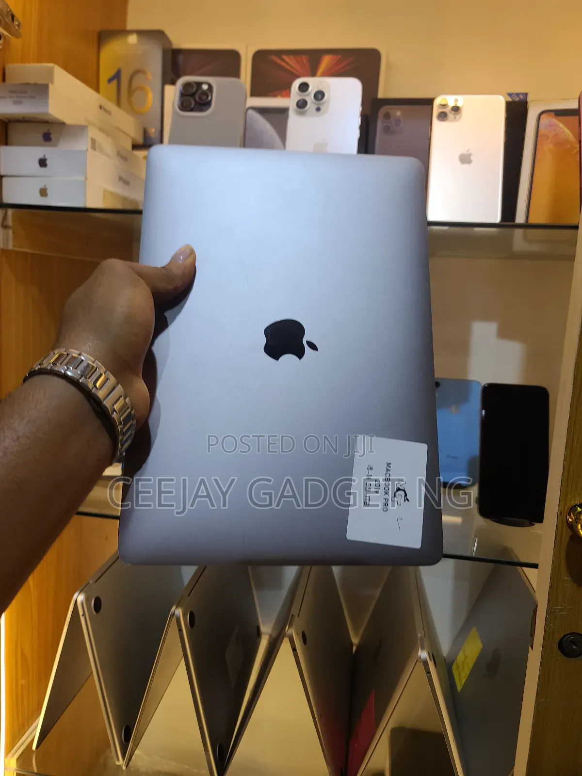 Laptop Apple MacBook Pro 2019 16GB Intel Core I5 SSD 1T