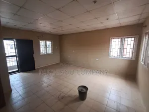 4bdrm Duplex in Millenuim/UPS for rent