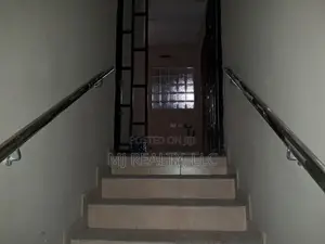 4bdrm Duplex in Millenuim/UPS for rent