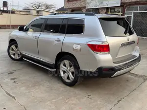 Toyota Highlander Limited 2012 Silver