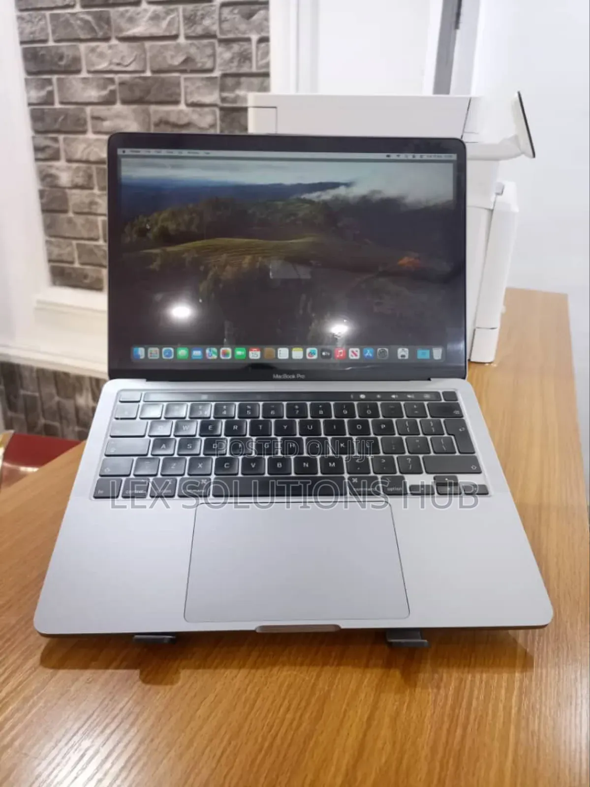 Laptop Apple MacBook 2020 16GB Intel Core i7 SSD 1T