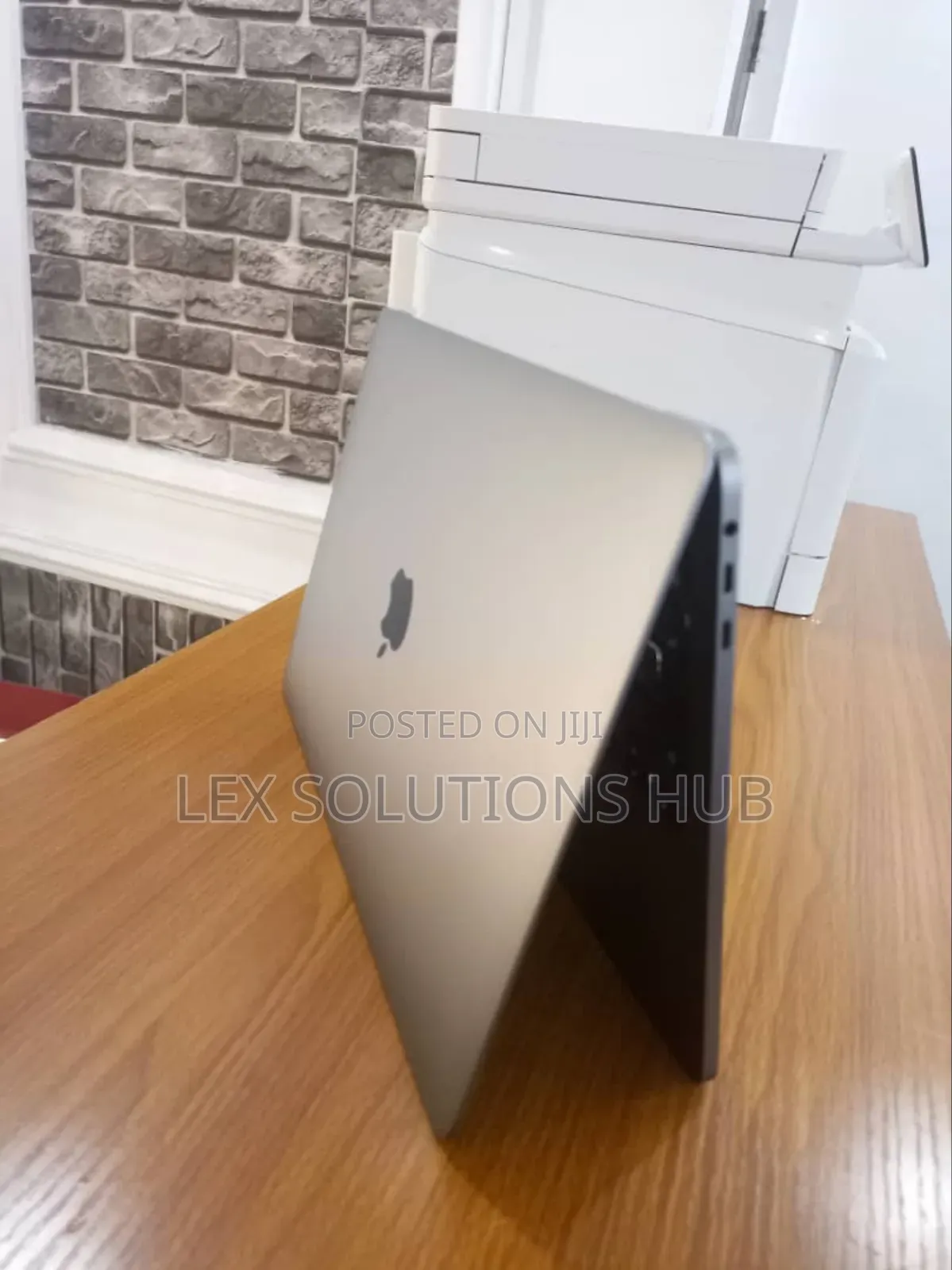 Laptop Apple MacBook 2020 16GB Intel Core i7 SSD 1T