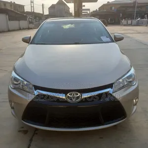 Toyota Camry LE 4dr Sedan (2.5L 4cyl 6A) 2015 Gold