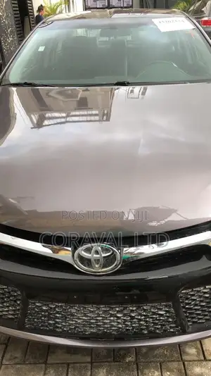 Toyota Camry SE 4dr Sedan (2.5L 4cyl 6A) 2017 Gray