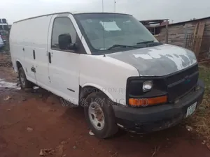 Chevrolet C5500 1999 White