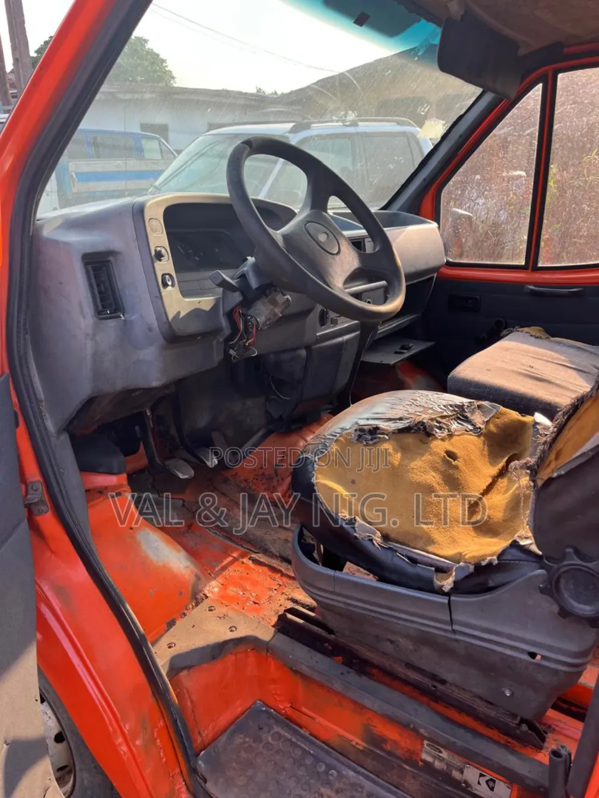 Ford Transit 2002 Orange