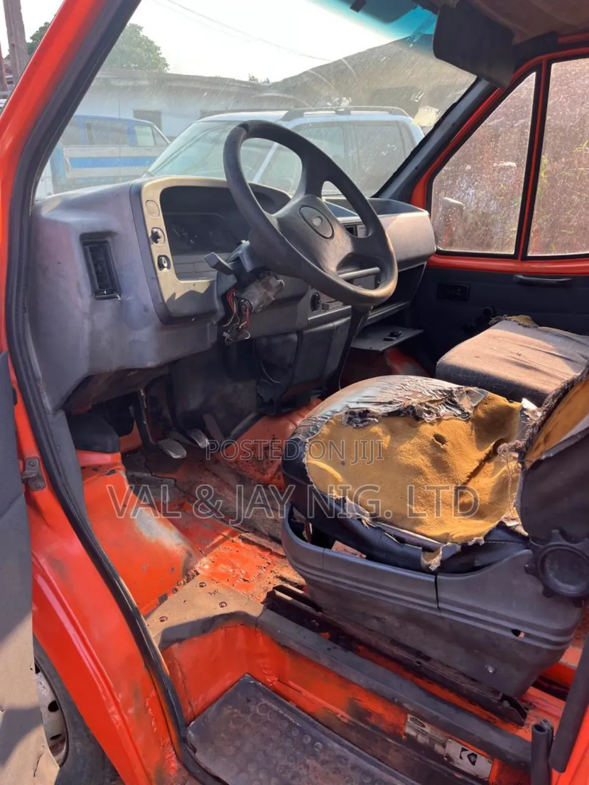 Ford Transit 2002 Orange
