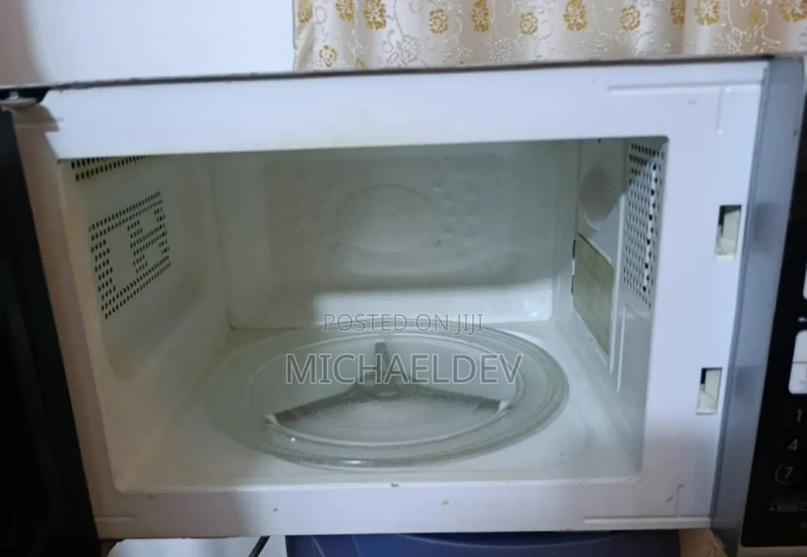 Royal Digital Microwave
