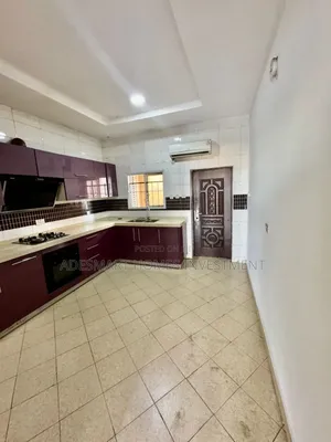 3bdrm Apartment in Lekki Phase 1 for rent