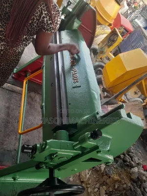 Plate Cutter Machine