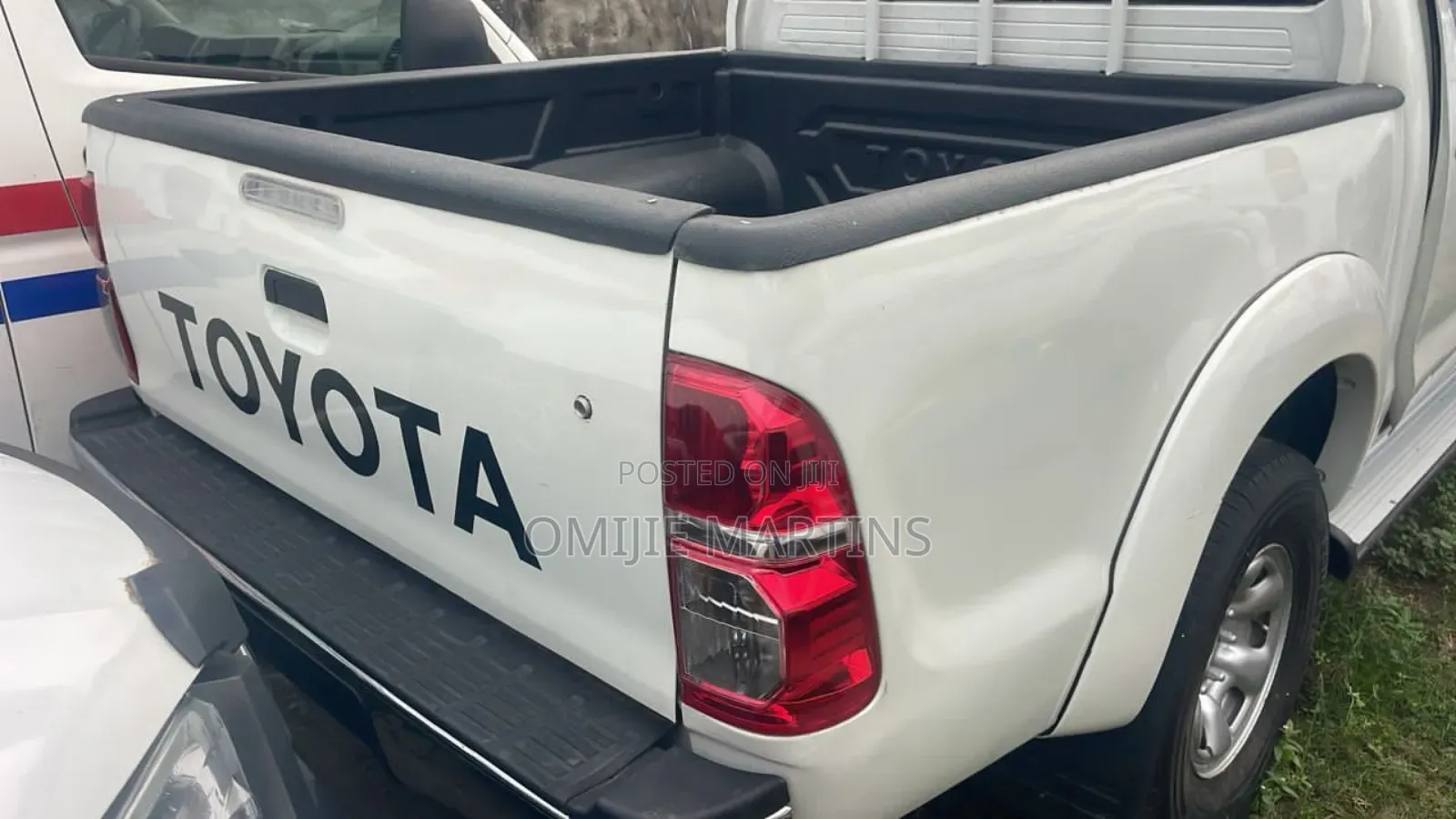 Toyota Hilux 2014 White