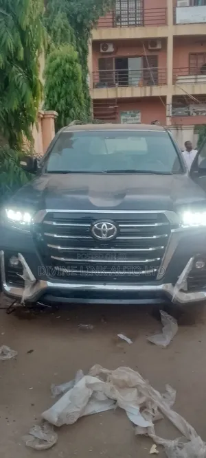 Land Cruiser 2010 Upgraded to 2018 Model Tiger Face