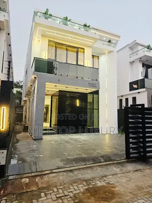 5bdrm Duplex in Chevron for sale