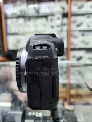 Canon Eos R8 Camera