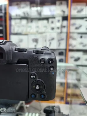 Canon Eos R8 Camera