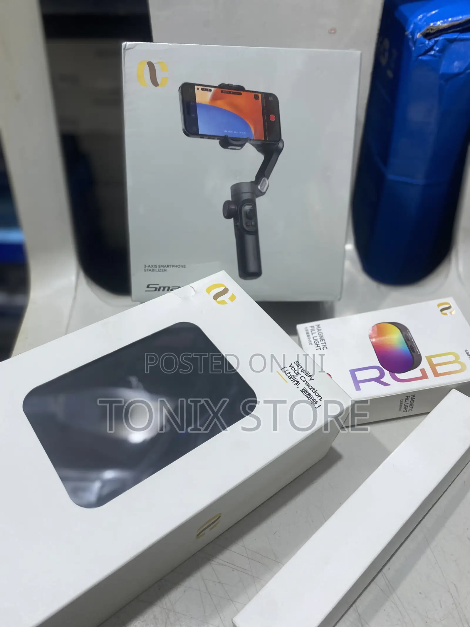 Aochuan Smartphone Gimbal 3-Axis Stabilizer for iPhone Android Fullkit