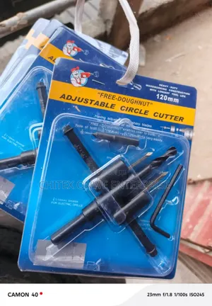 Free-doughnut" Adjustable Circle Cutter (Adjustable Hole Saw. )