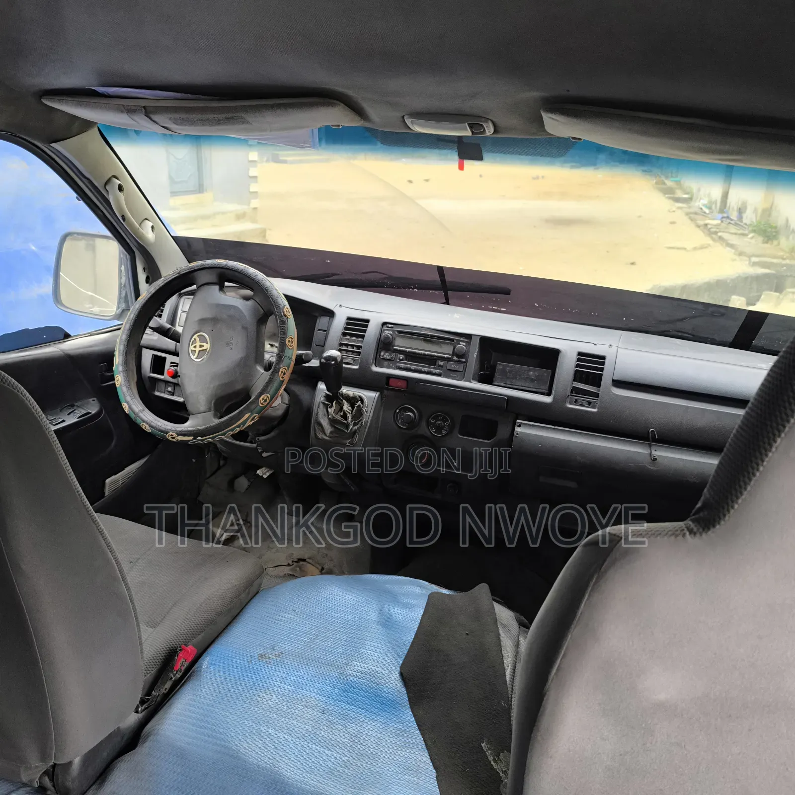 Toyota HiAce 2014 White