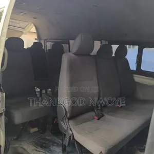 Toyota HiAce 2014 White