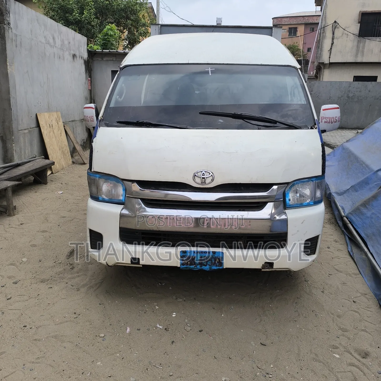 Toyota HiAce 2014 White