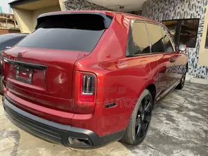 Rolls-Royce Cullinan Base 2020 Red