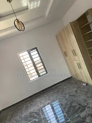2bdrm Apartment in Akoto Elebu, Akala Express for rent
