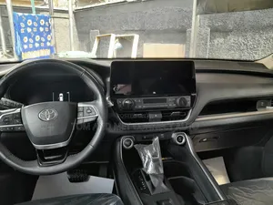 New Toyota Grand Highlander Limited AWD 2024 Black