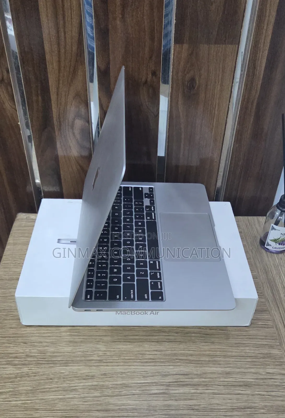 Laptop Apple MacBook 2020 8GB Intel Core i3 SSD 256GB