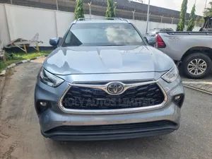 Toyota Highlander Limited 2021 Blue