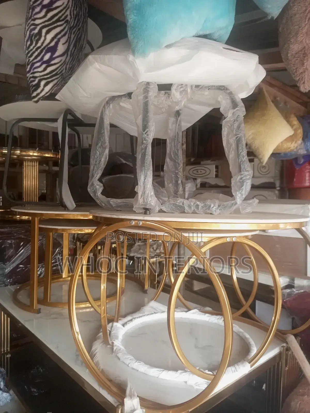 Luxury Center Table With Stool