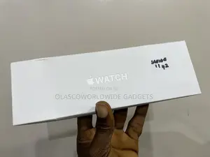 Brand New Apple Watch Series 11 42mm Gold